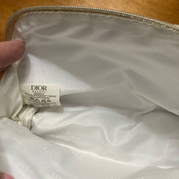 Dior Gift box with beautiful Dior products - Picture 3 of 11